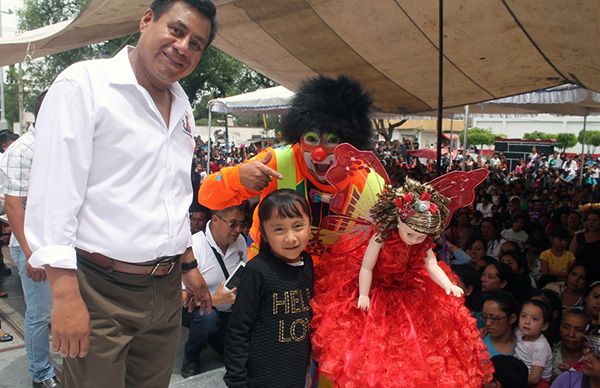 Antorcha festeja a los niños y niñas de La Paz