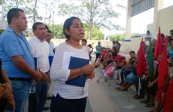 Se reúnen antorchistas con alcalde de Calakmul