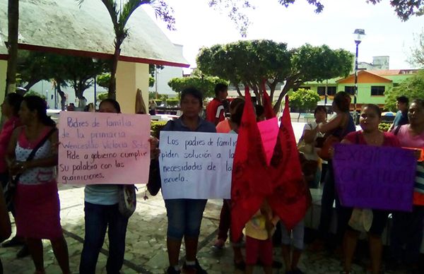 Antorchistas piden conclusión de obras al ayuntamiento de Coatzacoalcos