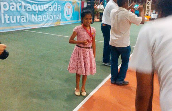  Declamadores alcanzan bronce en categoría infantil 