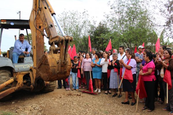 Inician segunda etapa del drenaje sanitario en colonias antorchistas de Córdoba