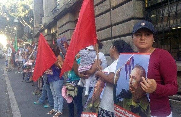 Cadena humana en contra de desatención de Graco Ramírez 