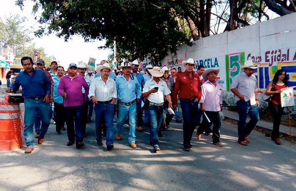 Desplegado: El gobierno perredista de Graco Ramírez pretendió enfrentar a organizaciones campesinas y violentar el plantón antorchista
