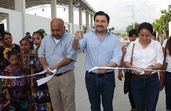 Con pavimentación se dignifica la vida de antorchistas