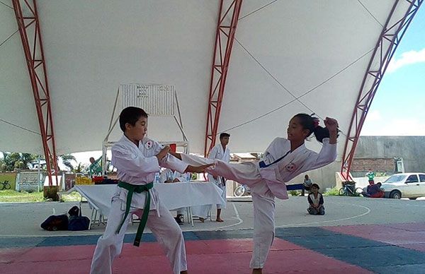  Ascienden de grado alumnos de la escuela de Karate Mokuso Do