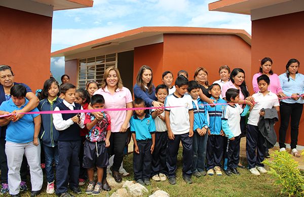 Antorcha inaugura comedor en primaria Wenceslao Victoria Soto