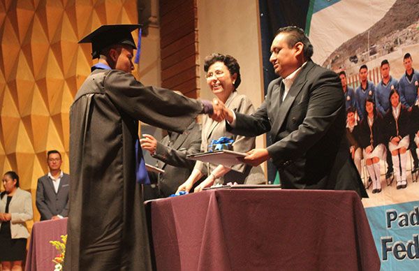 Negligencia en Subsecretaría de Gobierno transgrede derechos de alumnos