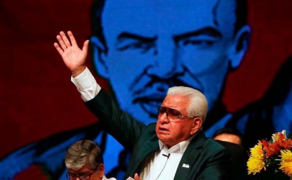 Hay que pensar en el hombre: Aquiles Córdova Morán