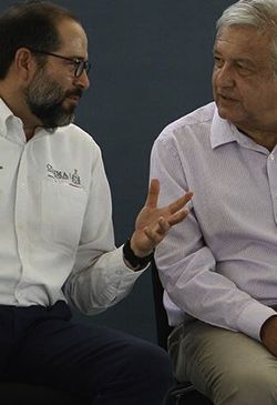 La visita presidencial a Manzanillo: abucheos, dinero, promesas, amenazas ¿y las obras?