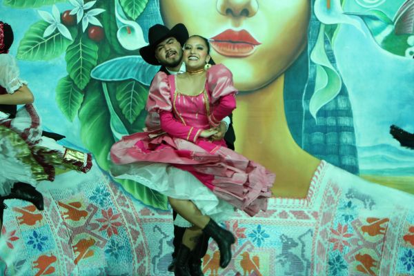 El bailarín tiene los oídos en la punta de los pies