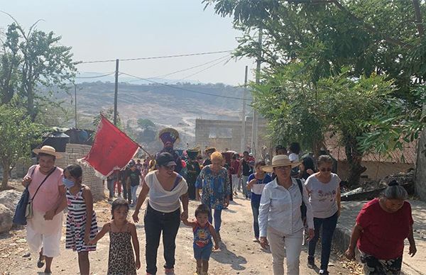 Celebran diez años de creación de colonia antorchista 