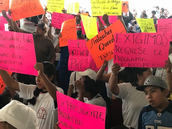 Antorcha pidió respeto a Andrés Manuel López Obrador en Querétaro 