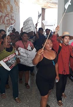 No al desalojo e intimidación de estudiantes humildes 