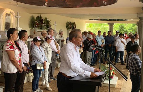 ¡Mártires antorchistas, presentes!