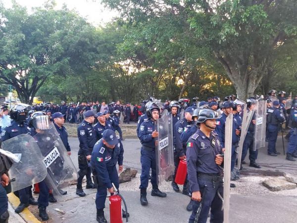 Brutal desalojo en Xalapa: Antorcha de lado de los pobres; la 4T de lado de los poderosos