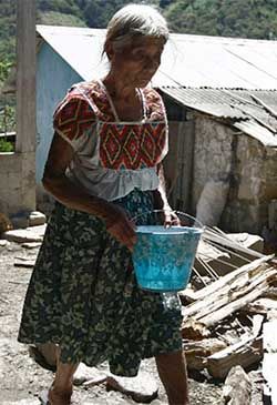En plena Guelaguetza; la pobreza  implacable acorrala a los oaxaqueños