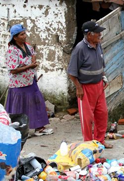 AMLO con sus  otros datos ve un México feliz feliz, cuando éste se cae a pedazos
