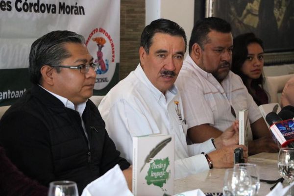 Presenta Antorcha, libro 