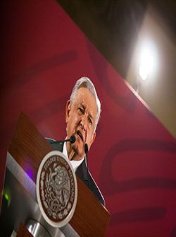 Impuestos: AMLO, más conservador que los conservadores 
