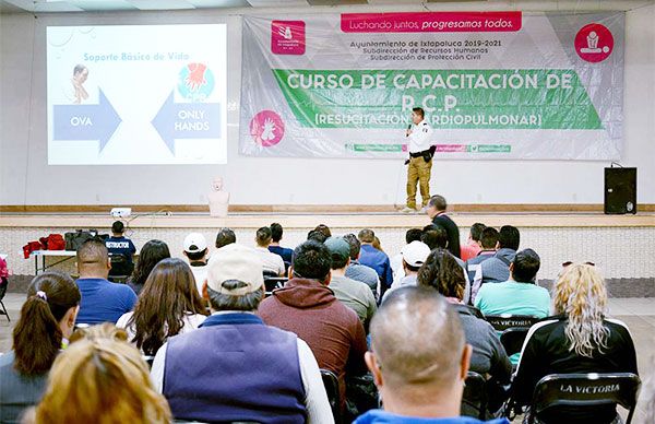 Capacitan sobre primeros auxilios a personal de Ixtapaluca