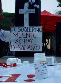 AMLO minimiza críticas sobre desabasto de medicamentos