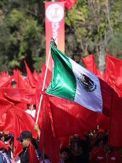 ¡Felicidades compañeros antorchistas!
