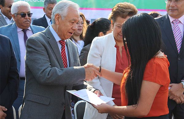 Entregan equipo de oficina a supervisiones escolares de Ixtapaluca