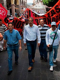 Queretanos, presentes en el 45 aniversario del Movimiento Antorchista Nacional