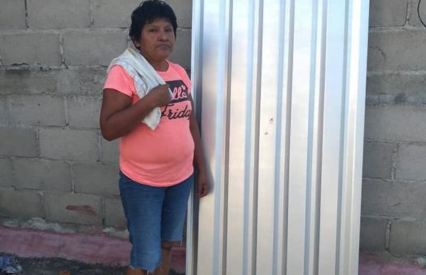 Logra Antorcha láminas galvanizadas y tinacos para colonos de Acapulco