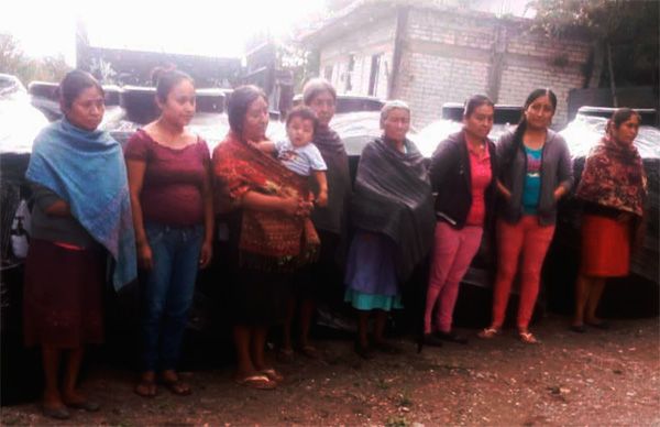 Logra Antorcha tinacos para familias humildes de Xonacatlán, Alcozauca