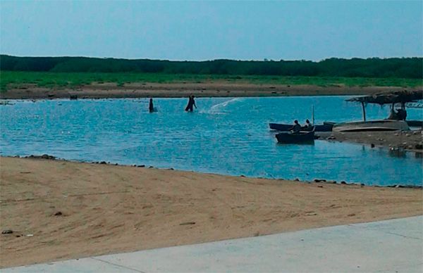 Sobreviven de la pesca pobladores de Los Tamarindos