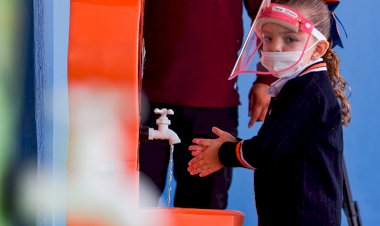 No apostar por la educación, lema de la 4T