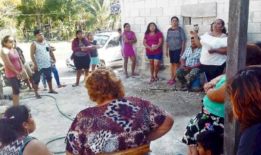 Solicitan al Ayuntamiento regularización, escuelas y servicios básicos