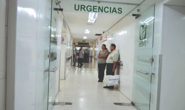 Medio México, sin servicios de salud