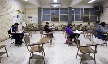 Los estudiantes pagan los platos rotos del mal gobierno de AMLO