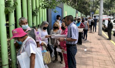 Miles de familias en el abandono por desaparición de programas sociales en México