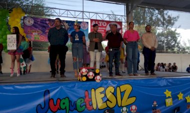 Celebra IESIZ a los niños de Torreón