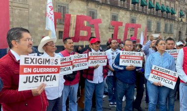 Presidente de México promete justicia para los jóvenes asesinados en Guerrero
