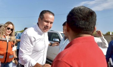 Edil y antorchistas inician obra de agua en Bahía de Kino