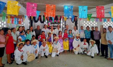 Inauguran aula en telesecundaria Manuel Serrano Vallejo