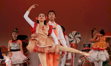 Alumnos de academia de ballet antorchista realizan emotiva presentación navideña