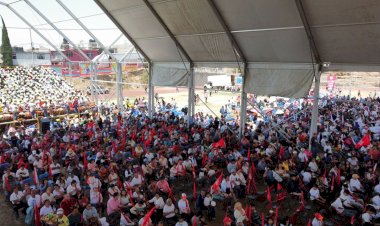 Mexiquenses celebran 38 aniversario de El Tejolote