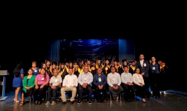 Pese al acecho del gobierno estatal contra una preparatoria Rafael Ramirez, en Sinaloa, gradúa a otra generación de jóvenes