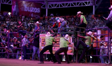Plaza de toros en la feria de Tecomatlán 2025