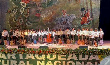 Vibra rondalla de Tlaxcala en Tecomatlán