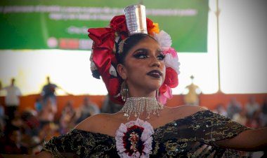 ¡Que el pueblo de México cante, baile y declame!