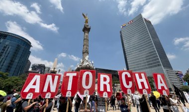 Antorchistas de Tláhuac se manifiestan por falta de agua