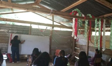 Estudiantes piden a Sheinbaum clave oficial para mejorar la calidad de la educación