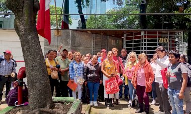 Antorchistas de Querétaro exigen escrituras a Insus en CDMX