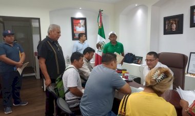 Piden apoyos en Centla por despidos masivos tras crisis de Pemex